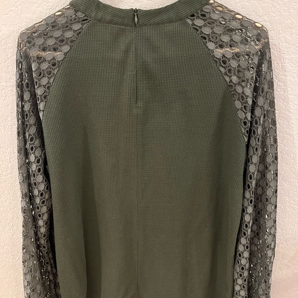 MILHOLL ladies size XL casual, long, sleeved, waffle knit top with lace sleeves - Picture 2 of 8